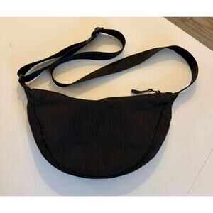 Uniqlo Viral Round Mini Shoulder Bag in Black
